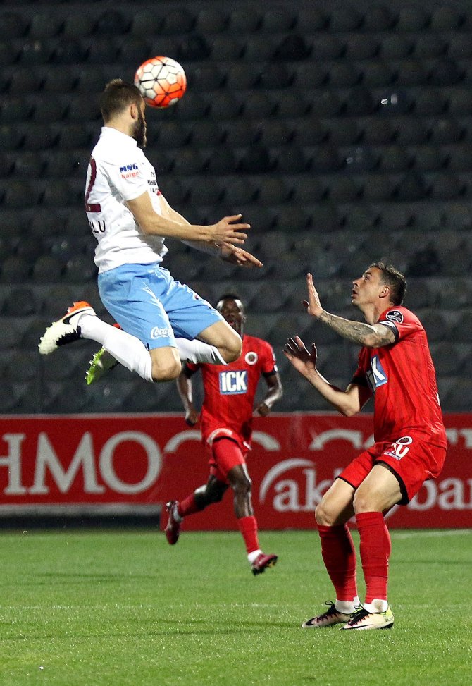 Gençlerbirliği: 2 Trabzonspor: 0 (İlk yarı)