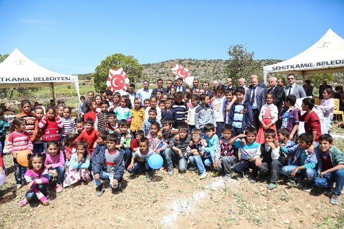 Yayıktaşlı Öğrenciler Uçurtma Uçurdu