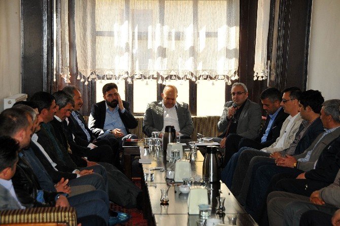 AK Parti Akşehir, Mahalle Başkanları İle İstişare Toplantısı Yaptı