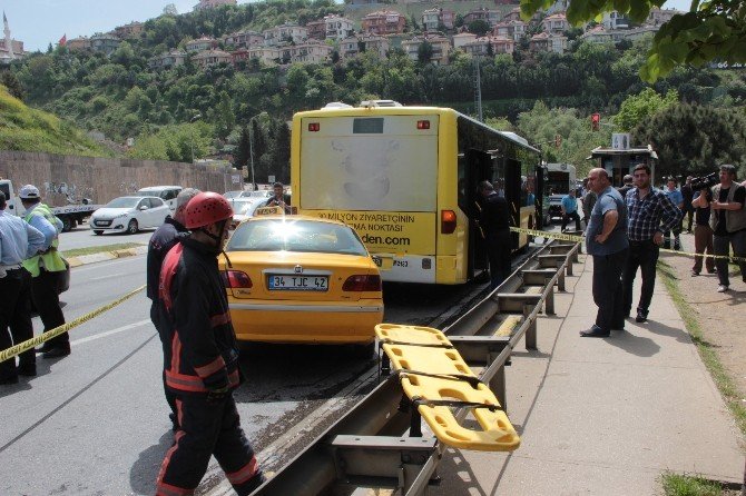 Beykoz’da Taksi Yolcu Otobüsüne Çarptı: 1 Ölü