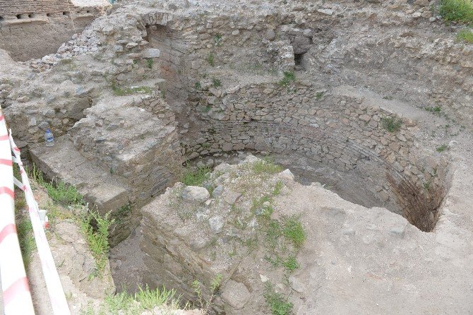 2500 Yıllık Sur Restorasyonu Bursa’nın Tarihi Tünellerini Ortaya Çıkardı