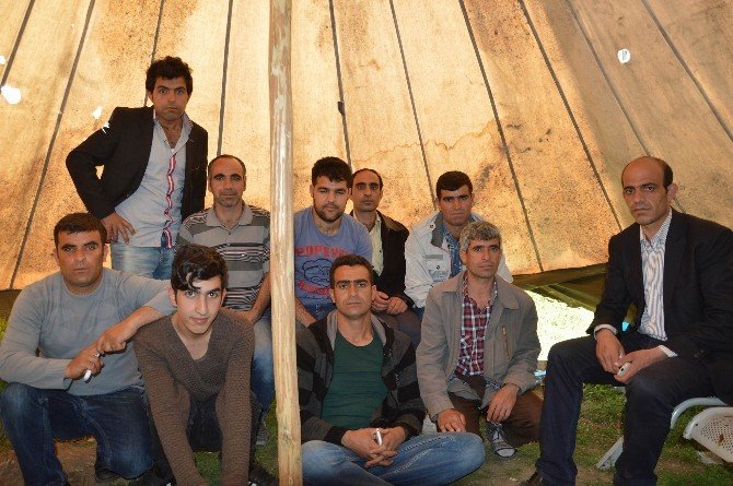 Ergani’de İşten Çıkarılan 14 İşçi Açlık Grevine Başladı