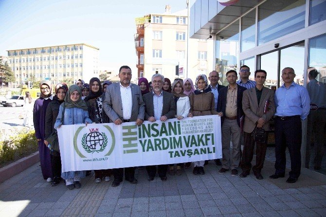 Türkiye Üçüncüsü Hayrunisa Gedik’e Milletvekili Şükrü Nazlı’dan Plaket