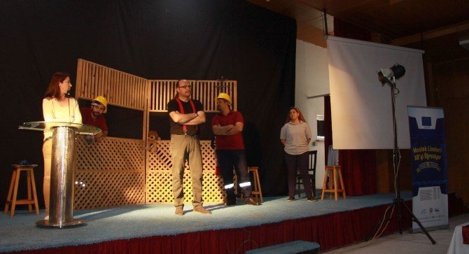 MTSO AB Bilgi Merkezi’nden Meslek Liselerinde Tiyatro Gösterimi