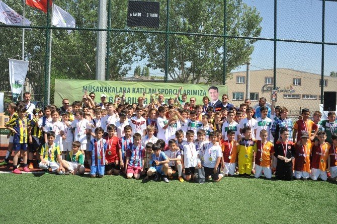 Minikler Futbol Turnuvası’nda Şampiyon Bursaspor