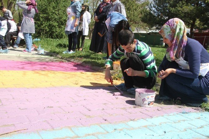 Atatürk Parkı Renklendi