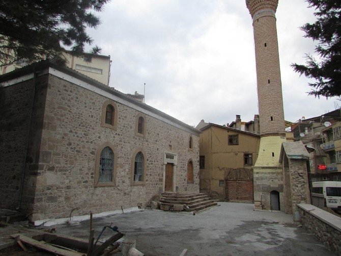 Sandıklı’da Restore Edilen Tarihi Havai Cami Ramazan Ayında İbadete Açılacak