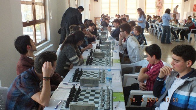 Bozüyük’te 23 Nisan Satranç Turnuvası