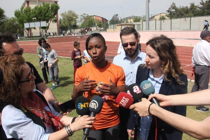Dünyanın En Hızlı Atleti Jeter’dan Çocuklara ’Altın’ Öğütler