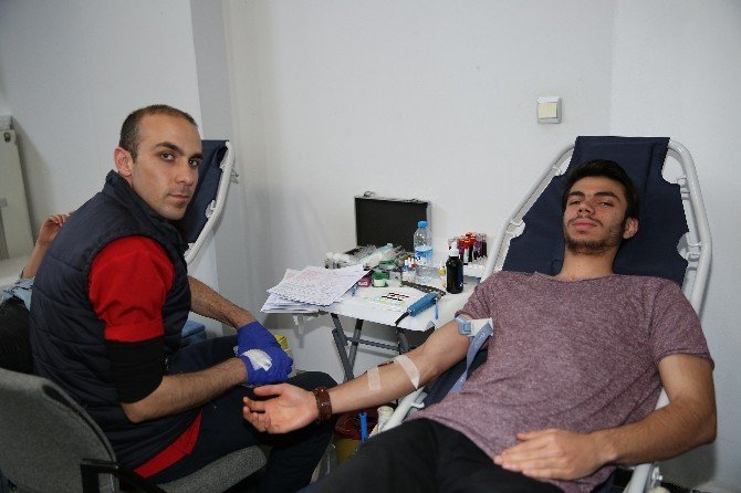 AGÜ’de Kan Bağışı Kampanyası