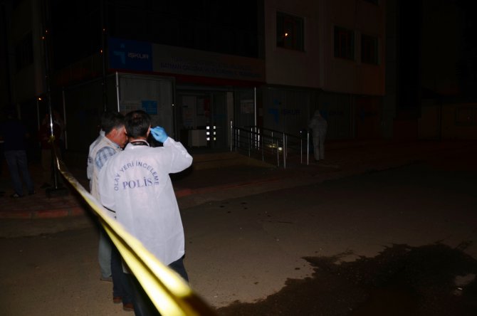 İŞKUR binasına el yapımı bomba atıldı