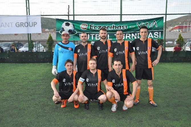 Bozüyük’te Eczacıbaşı Vitra Halı Saha Futbol Turnuvası Başladı