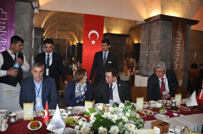 Yabancı Belediye Başkanları Tarihi Yemişhan’a Hayran Kaldı