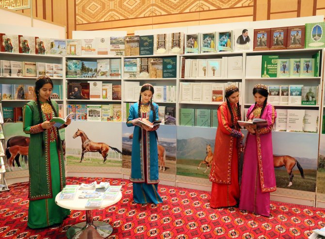 Türkmenistan'da At Bayramı şenlikleri yapılıyor