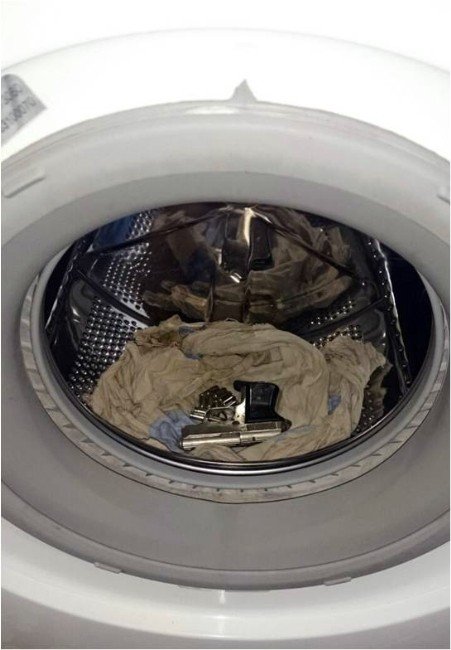 Yüksekova’da Çamaşır Makinesine Gizlenmiş Askeri Kıyafet Ele Geçirildi
