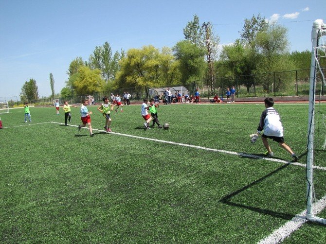 Hisarcık’ta İlkokullar Arası Futsal Turnuvası