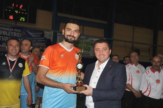 Bozüyük Belediyesi Kurumlar Arası Voleybol Turnuvasının Şampiyonu Milli Eğitim Müdürlüğü Oldu