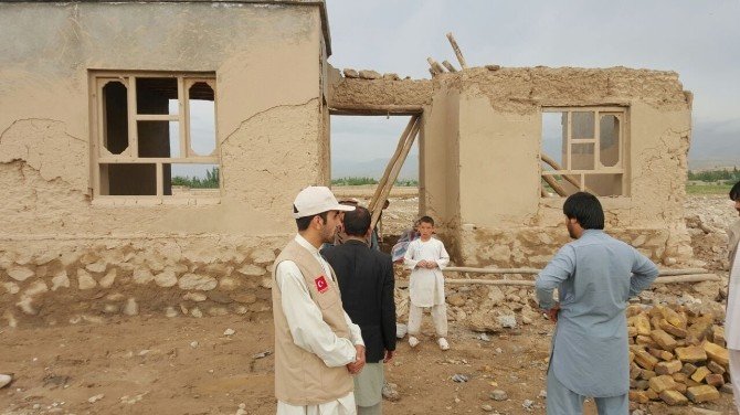 Sadaka Derneği Afganistan’da Yaraları Sarıyor