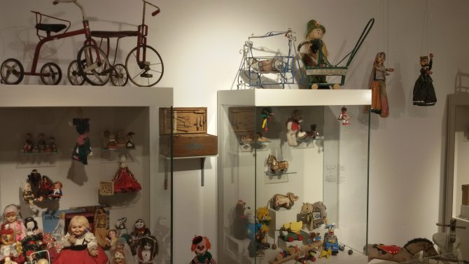 Asırlık oyuncaklar, Ankara Üniversitesi Oyuncak Müzesi'nde sergileniyor