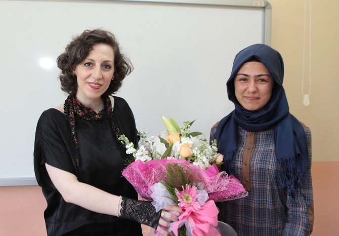 Yazar Nihan Kaya, Öğrencilerle Buluştu