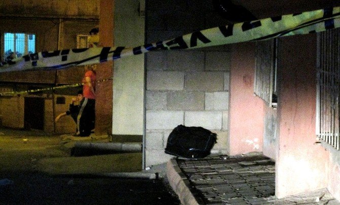Gaziantep’te Türbe Yanındaki Şüpheli Çanta Korkuttu