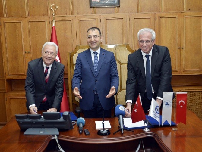 Nevvar Salih İşgören Vakfı’ndan Üniversiteye Yurt Binası