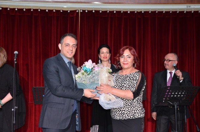 İstanbul Büyükşehir Belediyesi Türk Sanat Müziği Topluluğu’ndan Konser