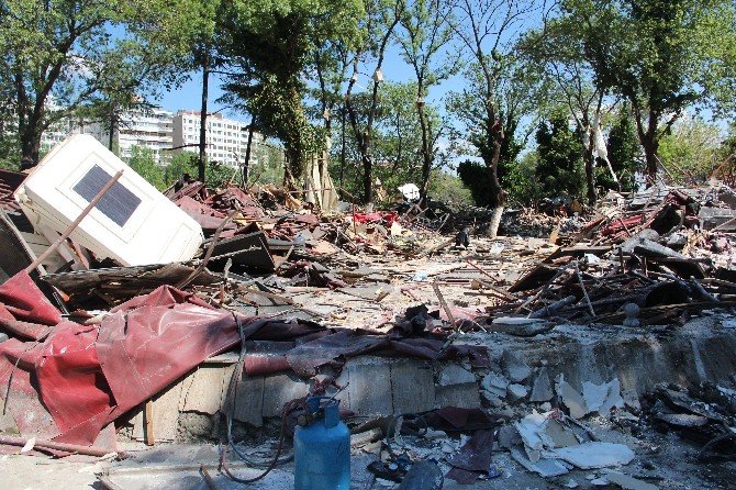 Ünlü Eğlence Mekanı “Cahide” Yıkıldı