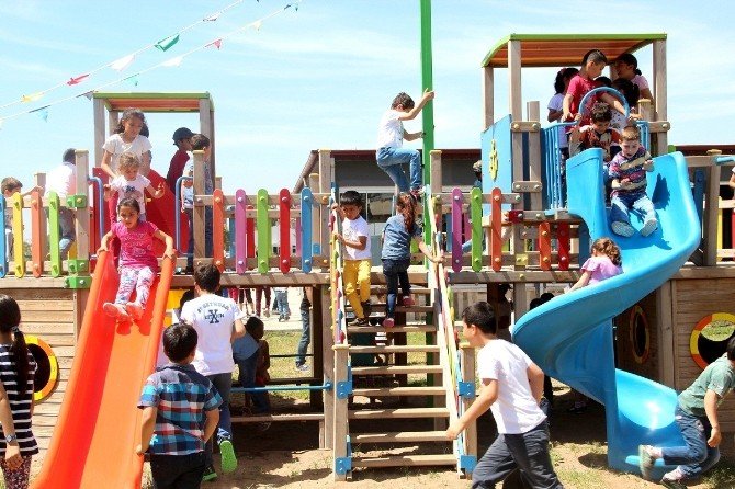 Mersin GİAD, 23 Nisan’ı Köy Çocuklarıyla Kutladı