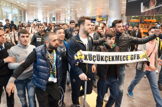 Fenerbahçe Ülker’e coşkulu karşılama