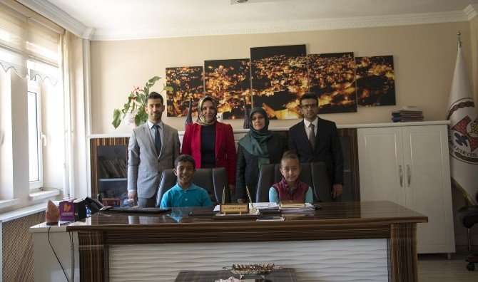 Bitlis Belediyesi’nin Minik Eş Başkanları