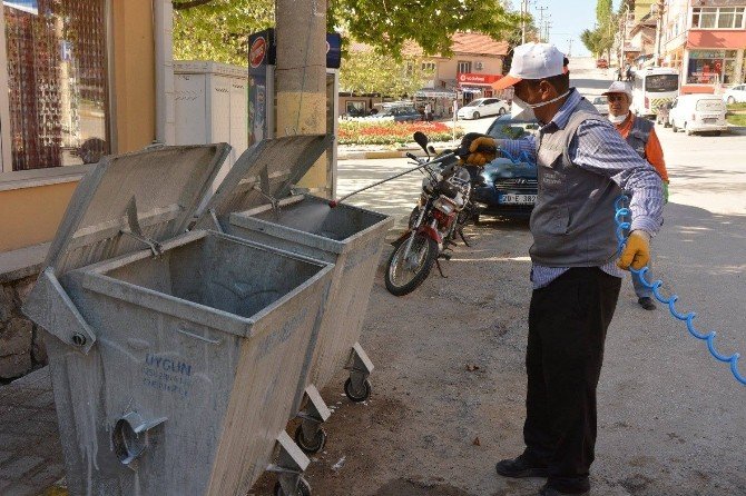 Çameli’de Çöp Konteynırları Dezenfekte Edildi