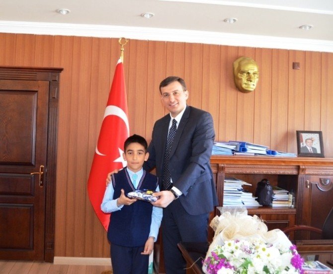 Kaymakam Öz, Koltuğunu Devretti