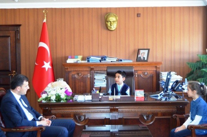 Kaymakam Öz, Koltuğunu Devretti