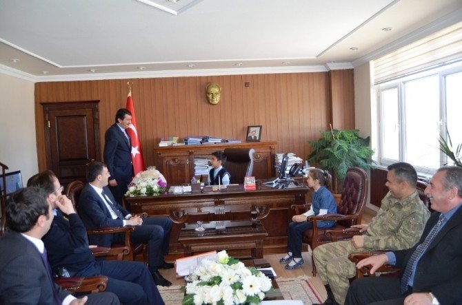 Kaymakam Öz, Koltuğunu Devretti