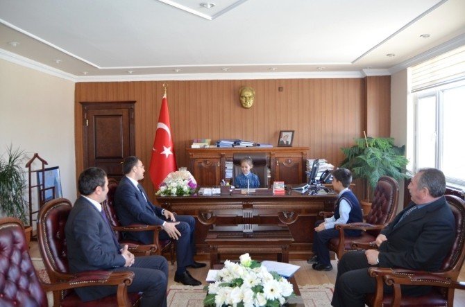 Kaymakam Öz, Koltuğunu Devretti