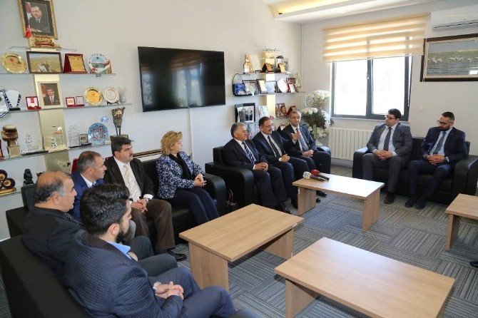 AK Parti Genel Başkan Yardımcı Ve Kayseri Milletvekili Mehmet Özhaseki Melikgazi Belediye Başkanı Memduh Büyükkılıç’ı Ziyaret Etti