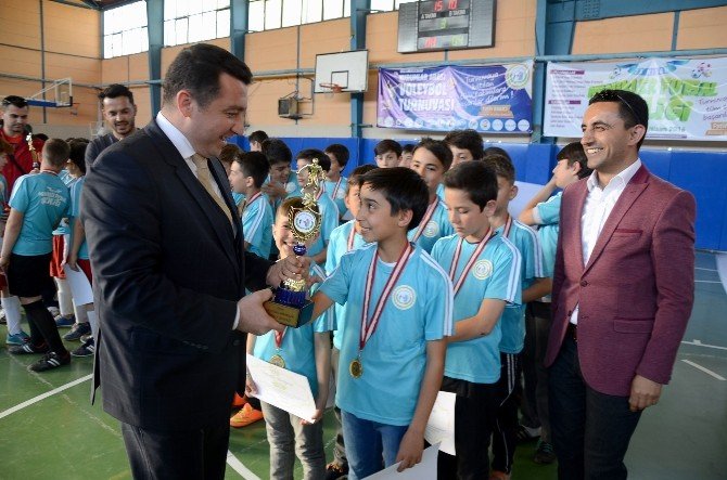 Bozüyük Belediyesi Minikler Futsal Şenliği Sona Erdi