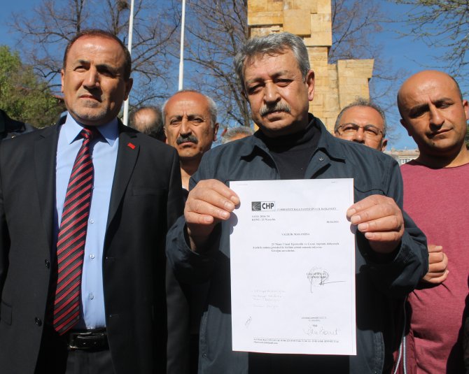 Sivas’taki 23 Nisan töreninde çelenk krizi yaşandı