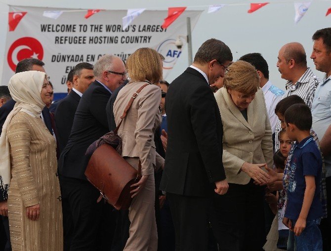 Başbakan Davutoğlu Ve Avrupalı Liderler, Nizip’te Suriyelilerle Buluştu