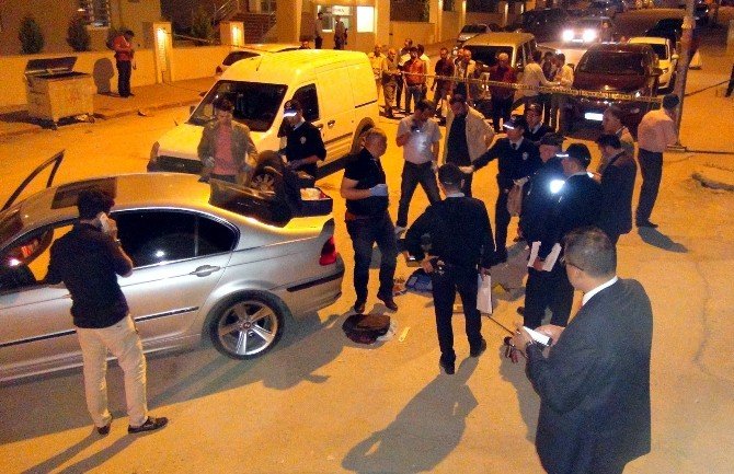 Gaziantep’te Liderlerin Konuştuğu Salonun Yakınlarında Yakalanan Araçtan Silah Ve Av Tüfeği Çıktı