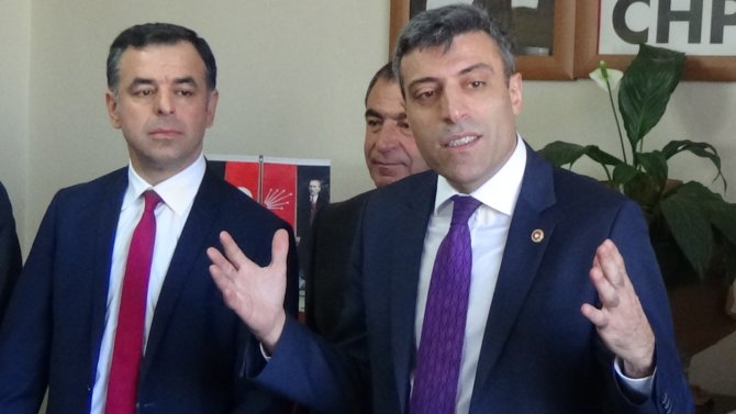 Vali Özdemir'den CHP milletvekillerine Gazi Kars madalyası