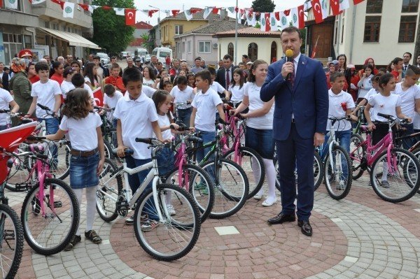 Gümüşçay Belediyesi Tarafından 44 Adet Bisiklet Dağıtıldı
