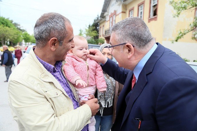 Kırklareli Belediye Başkanı Kesimoğlu’nun Çocuk Sevgisi
