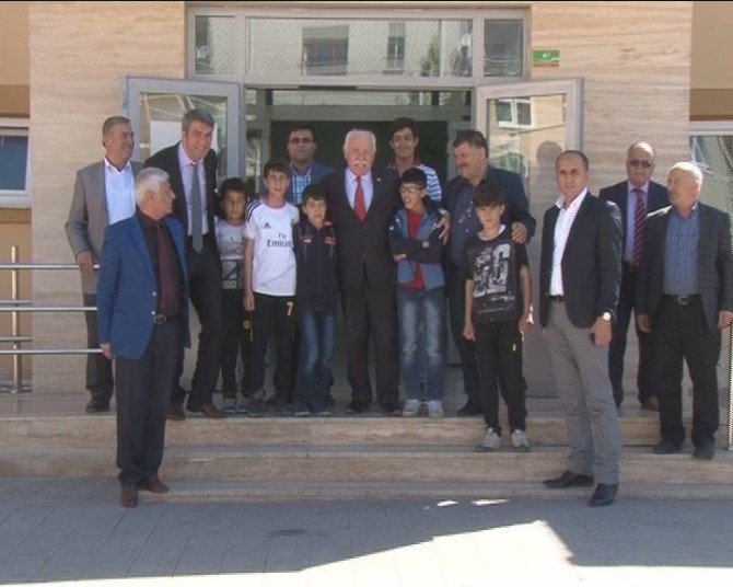MHP İl Başkanı Erdem, 23 Nisan’da Malatya Sevgi Evlerindeki Çocukları Ziyaret Etti