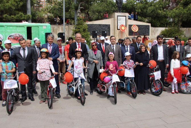 Yozgat’ta 500 öğrenciye bisiklet dağıtıldı