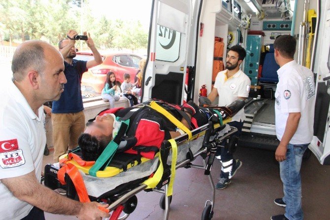 Şanlıurfa’da Polis Ekipleri Kaza Yaptı: 2 Yaralı