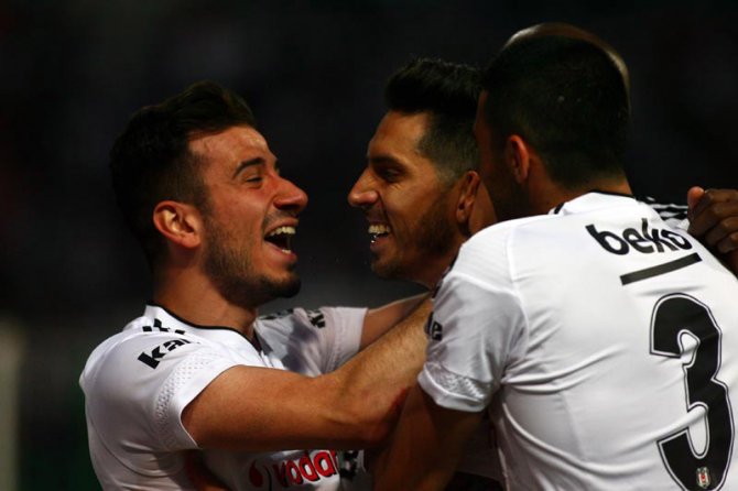 Akhisar Belediyespor: 1 - Beşiktaş: 1 (İlk yarı)