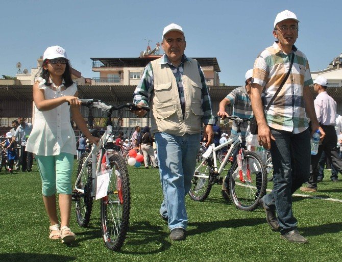 Aydın’da Gençlere 623 Bisiklet Dağıtıldı