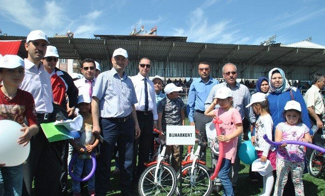 Aydın’da Gençlere 623 Bisiklet Dağıtıldı